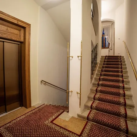 Zlaty Pelikan Apartment