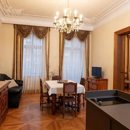 Zlaty Pelikan Apartment